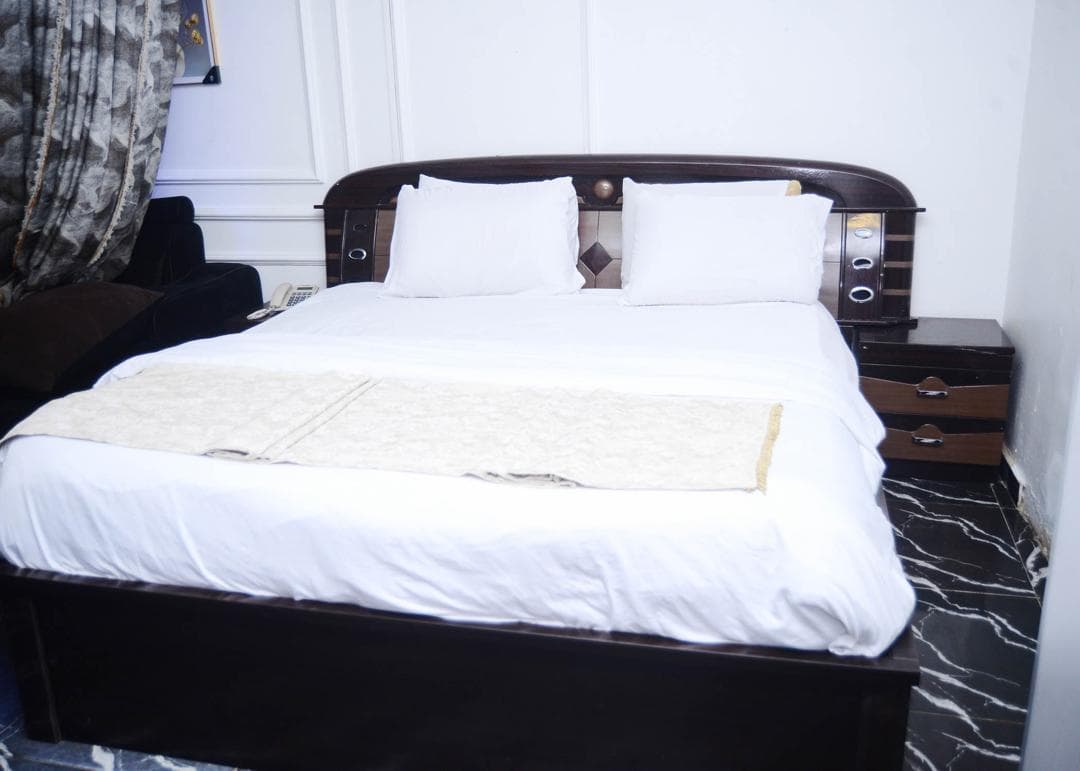 Executive Suite images 2